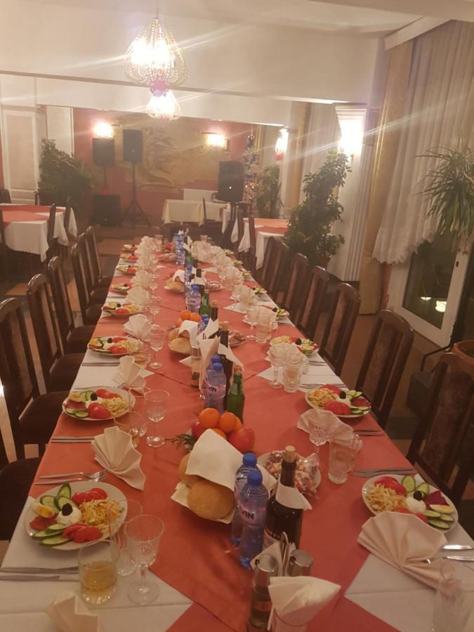 Paradise Hotel Madzharovo ภายนอก รูปภาพ