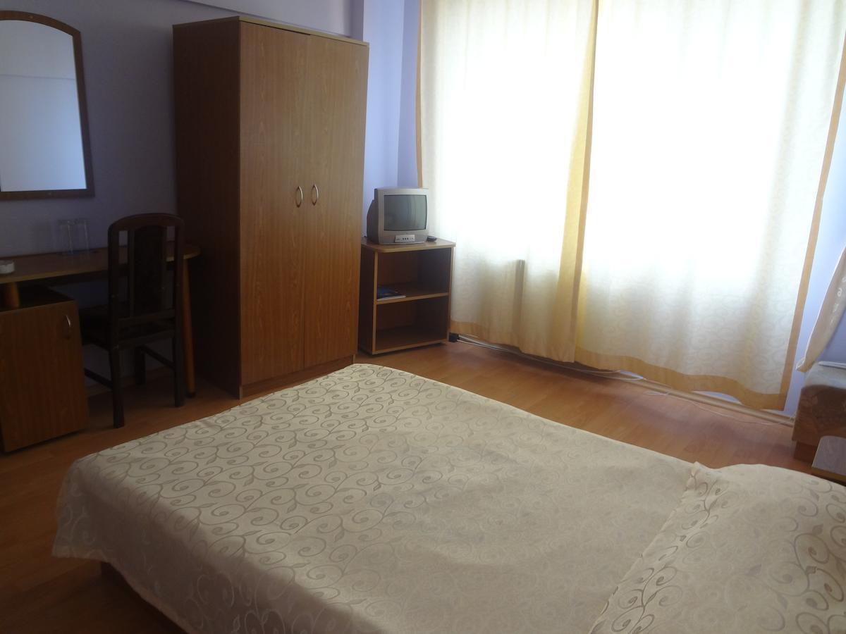 Paradise Hotel Madzharovo ภายนอก รูปภาพ