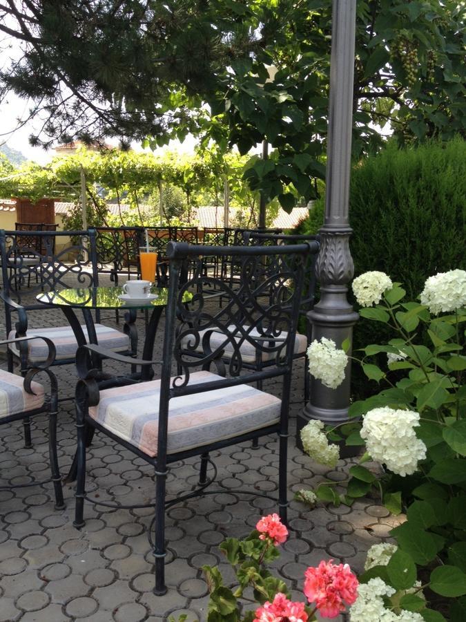 Paradise Hotel Madzharovo ภายนอก รูปภาพ