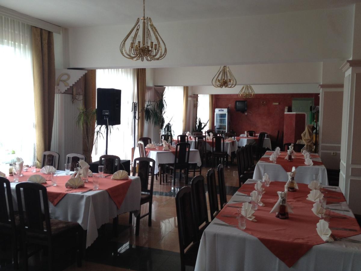 Paradise Hotel Madzharovo ภายนอก รูปภาพ