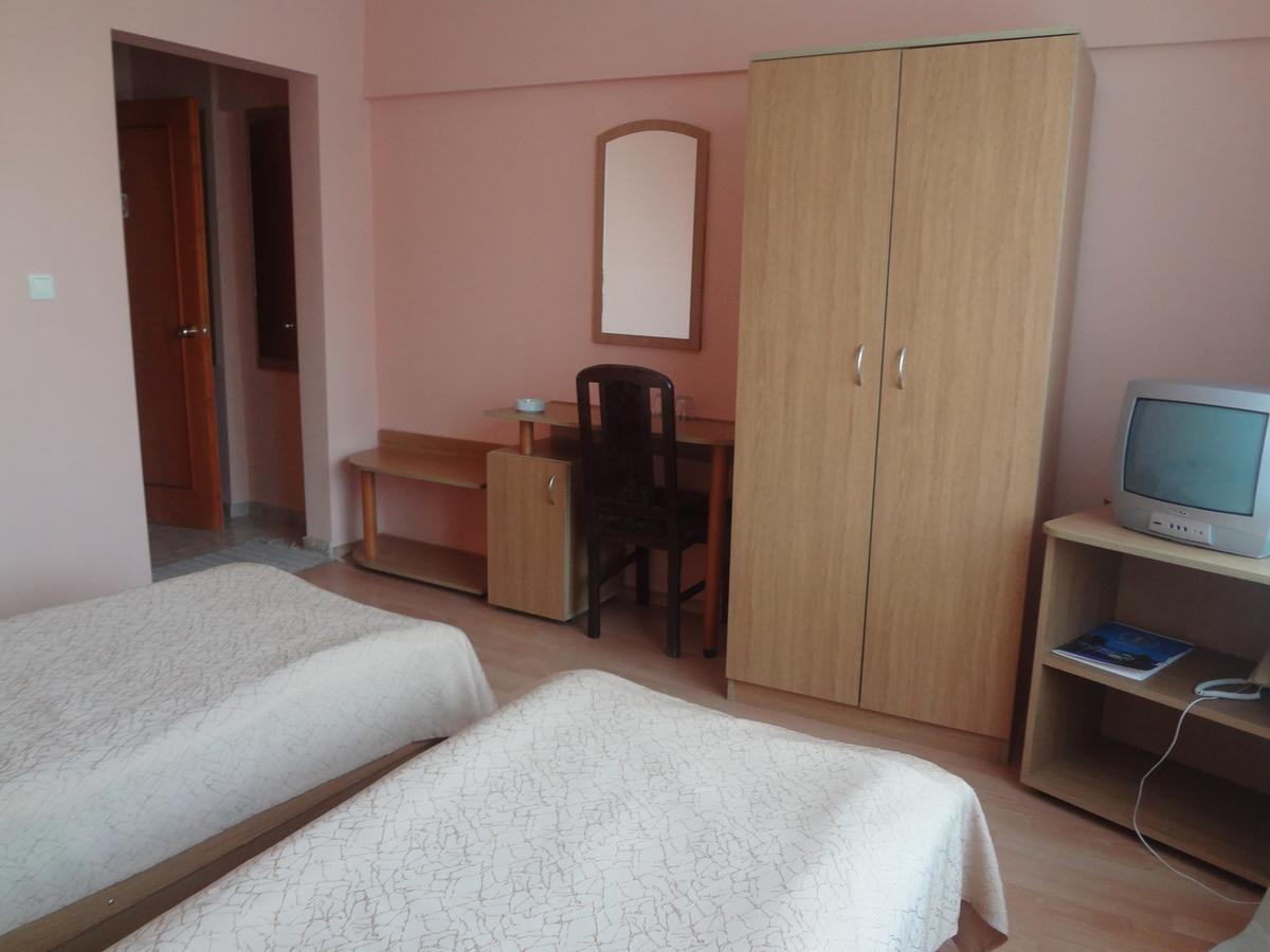 Paradise Hotel Madzharovo ภายนอก รูปภาพ