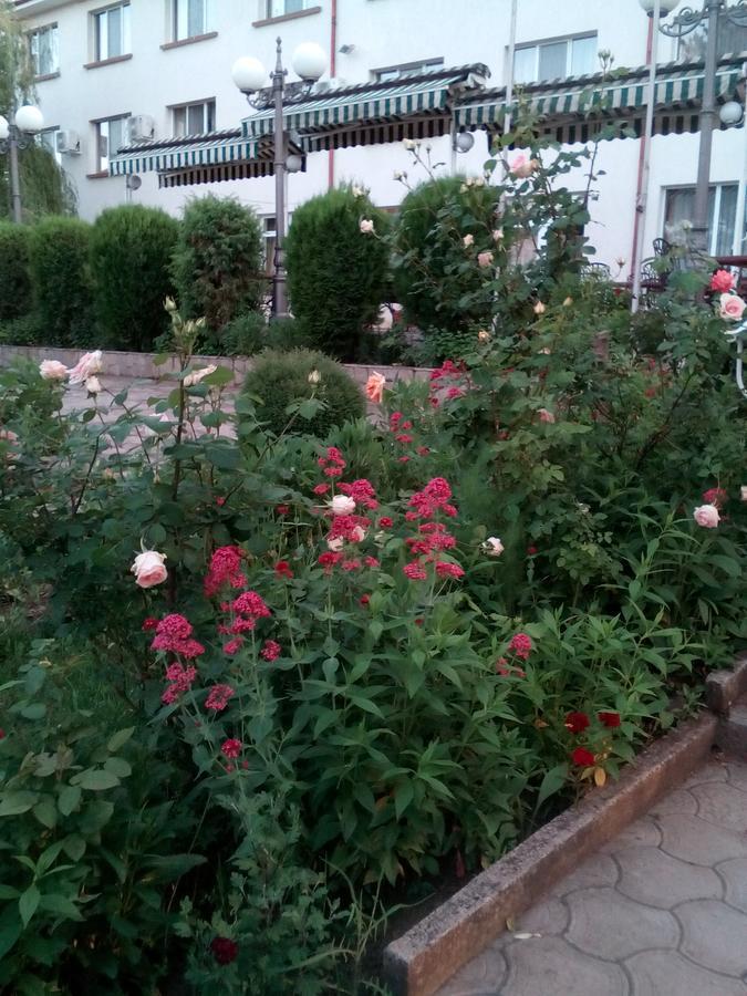 Paradise Hotel Madzharovo ภายนอก รูปภาพ