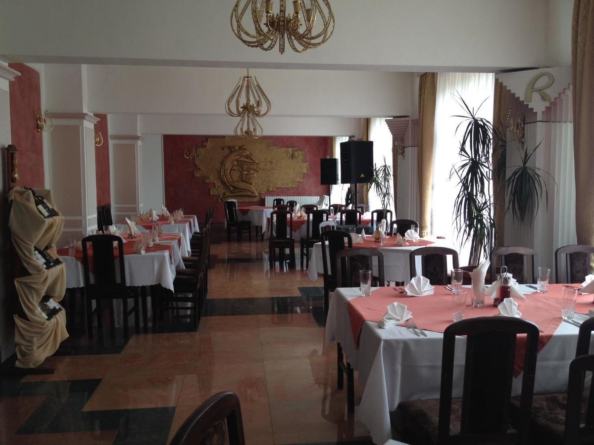 Paradise Hotel Madzharovo ภายนอก รูปภาพ