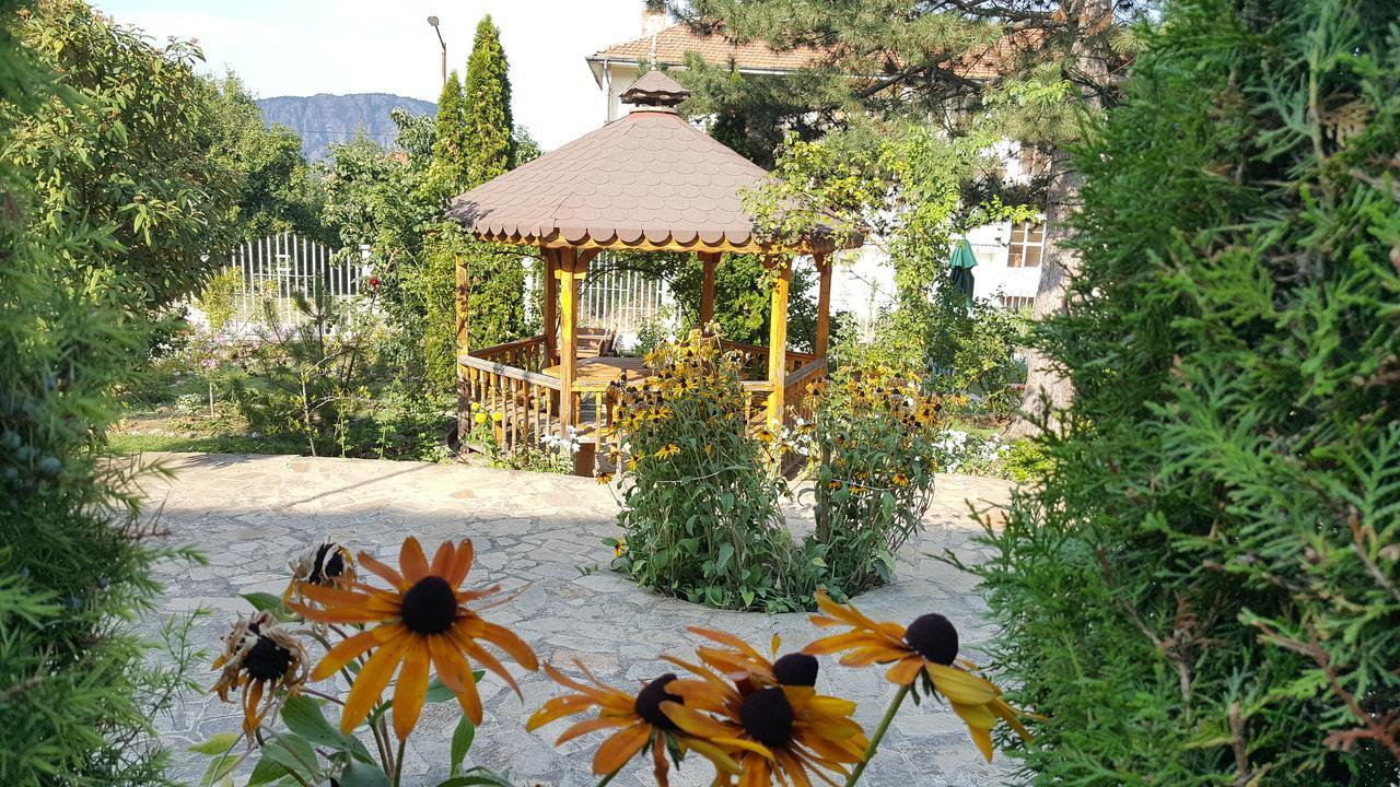 Paradise Hotel Madzharovo ภายนอก รูปภาพ