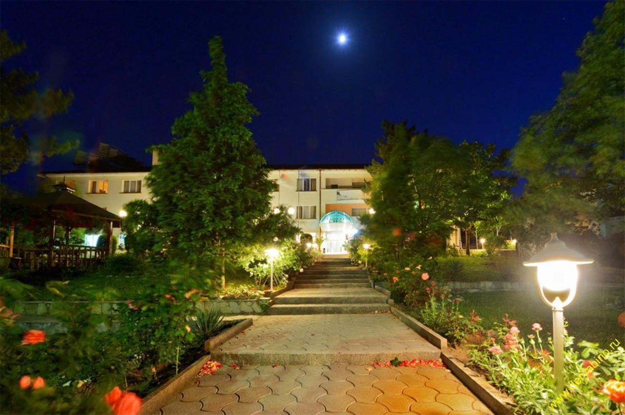 Paradise Hotel Madzharovo ภายนอก รูปภาพ